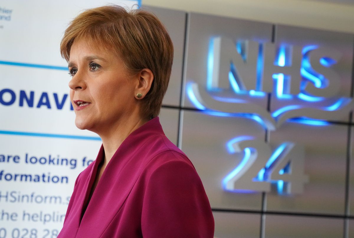 First Minister Nicola Sturgeon met with NHS24 staff who supported Scotland's response to coronavirus on March 4, 2020. (Photo: Scottish Government / Flickr)