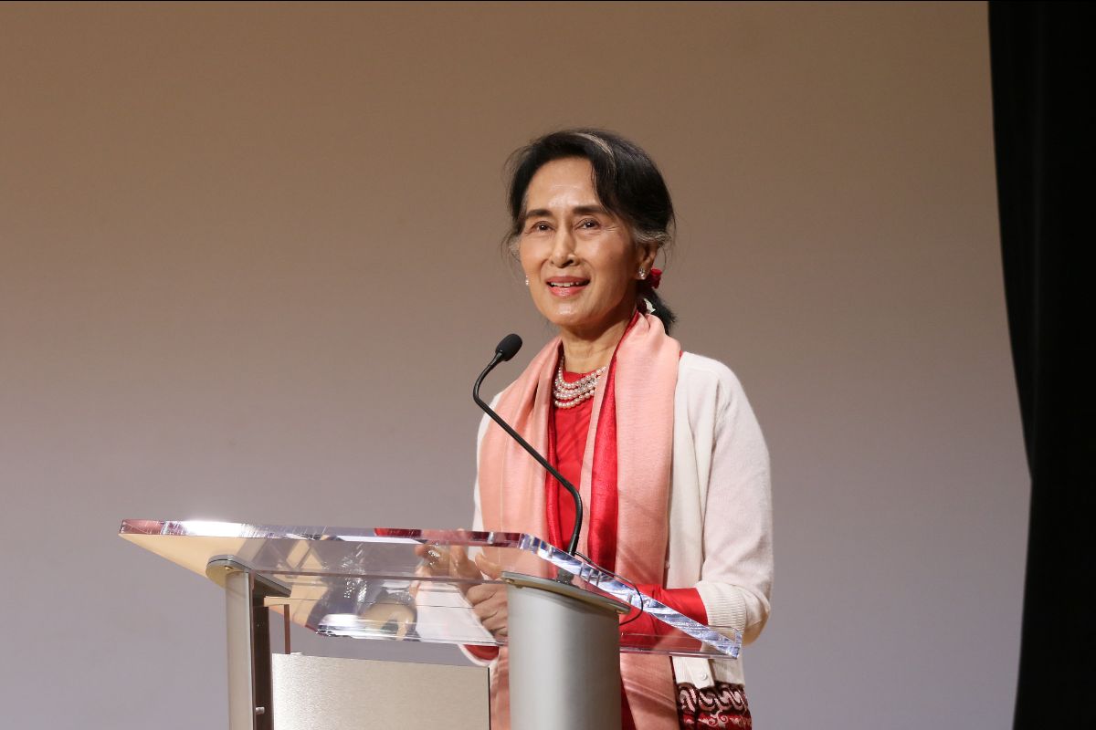  Myanmar leader Aung San Suu Kyi delivers an address at the Asia Society in New York City on her country's political and economic development in September 2016. (Photo: Ellen Wallop / Asia Society)