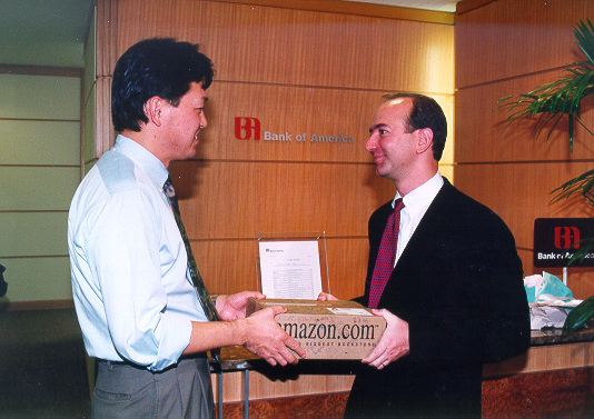 Amazon founder and CEO Jeff Bezos flew to Japan in 1997 to deliver a package to the company's millionth customer. (Photo: Amazon) 
