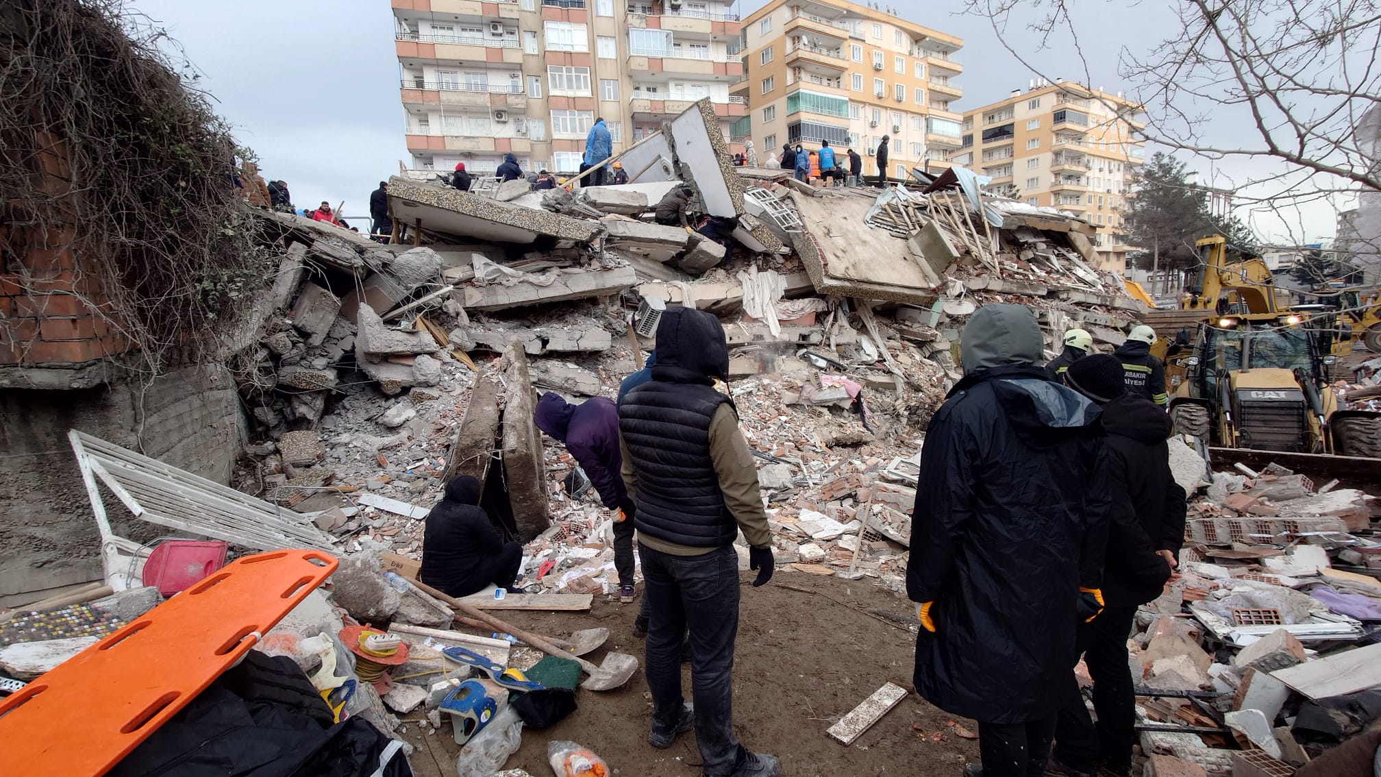 The wreckage of a collapsed building in Diyarbakır, Turkey.