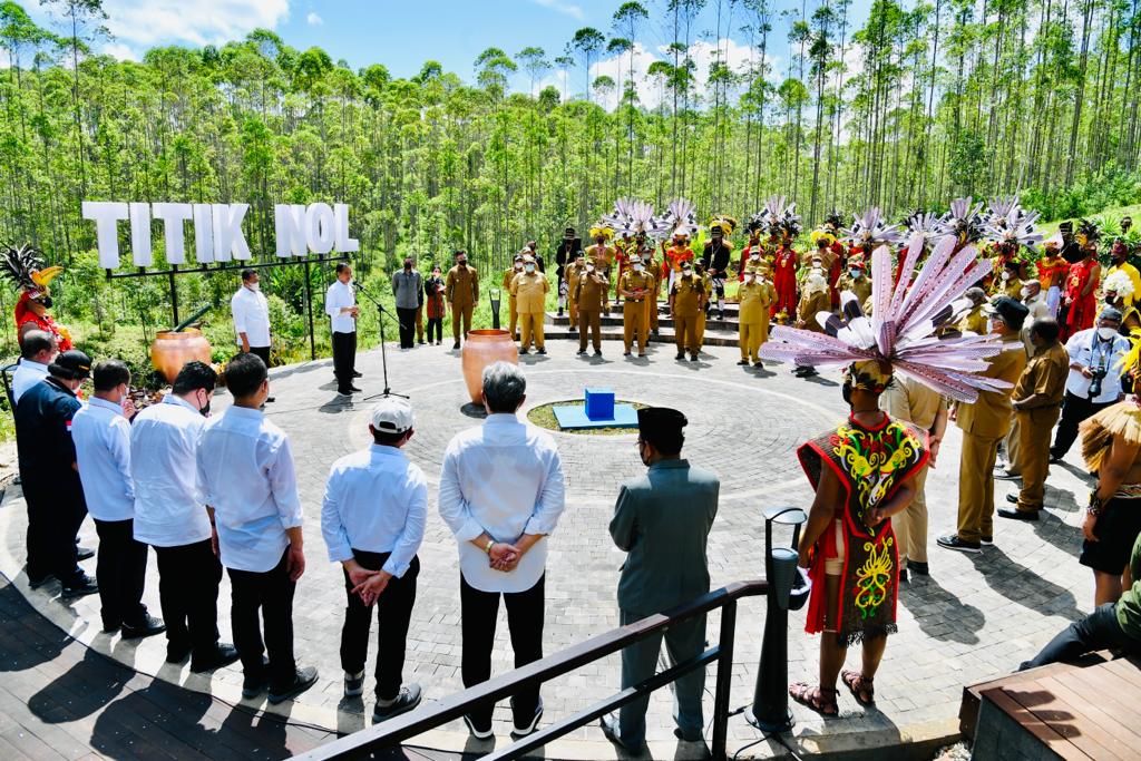 Indonesian President Joko Widodo, cabinet members and governors meet in the center of Nusantara on March 14, 2022.